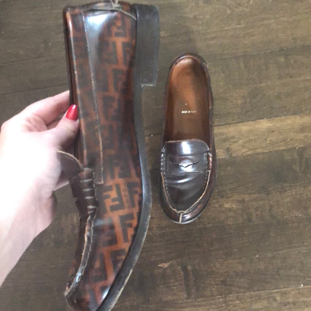 Vintage Fendi flats